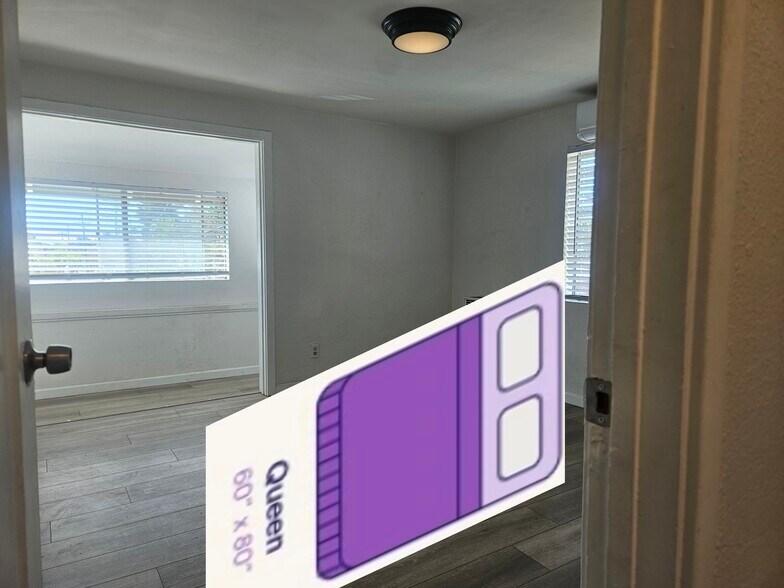 Building Photo - 5159 Clinton St