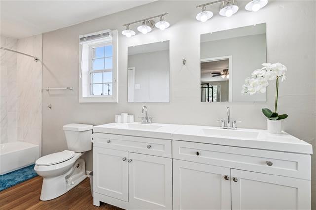 Building Photo - 9523 Palm St