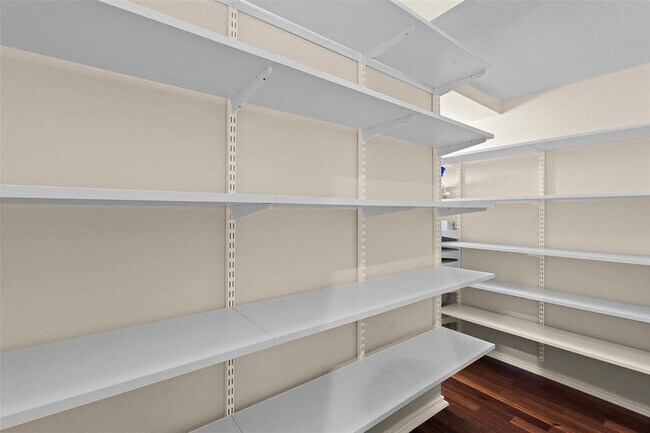 Building Photo - 2310 Sweet Clover Dr