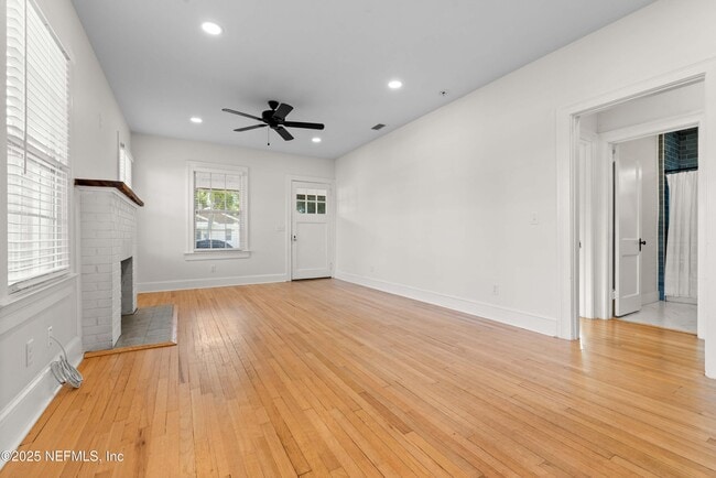 Building Photo - 4313 Lexington Ave