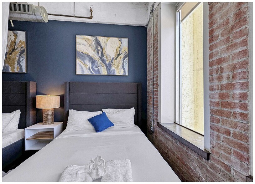 Building Photo - 555 Evergreen St