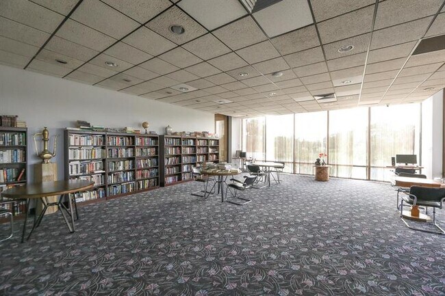 Building Photo - 7081 Environ Blvd