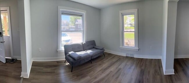 Building Photo - 79 St Charles St