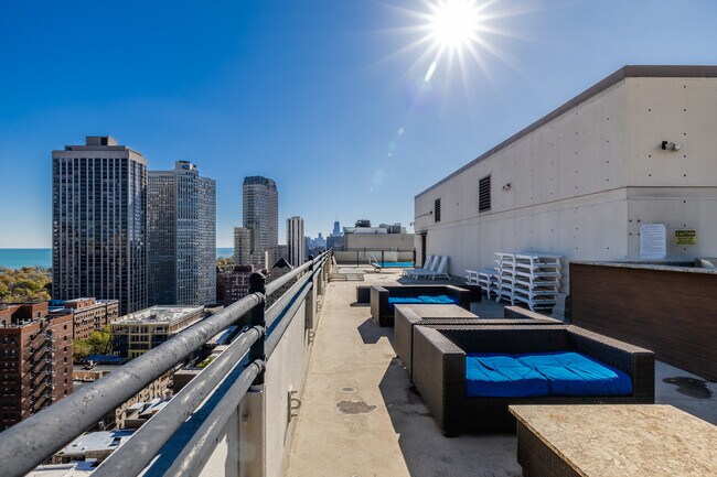 Building Photo - 2754 N HAMPDEN Ct