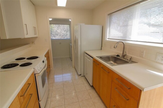 Building Photo - 11705 Cherokee St