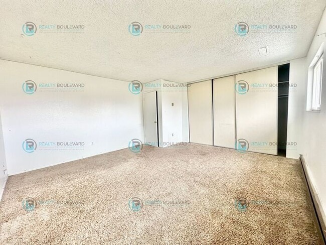 Building Photo - Charming 2-Bedroom, 1.5-Bathroom Condo in Reno!