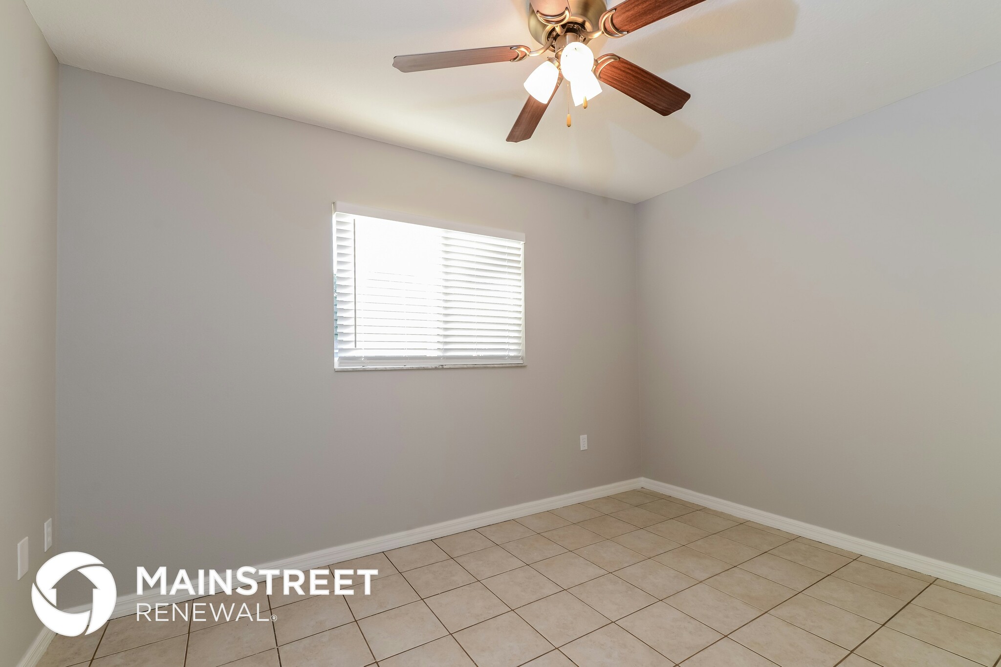 Building Photo - 1706 17th Ave Dr E