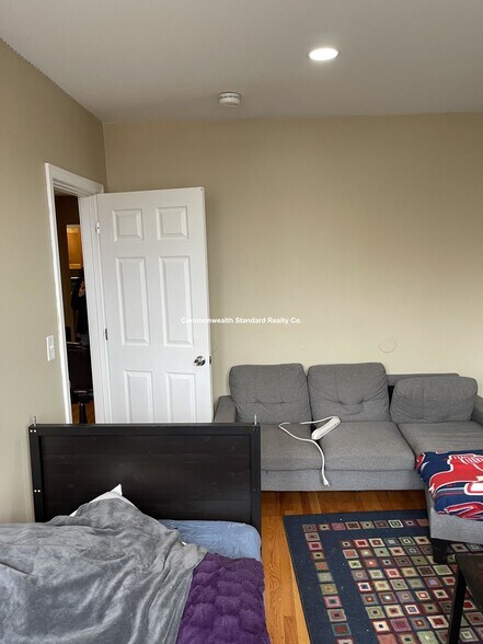 Building Photo - 76-78 Egmont St. Unit 5