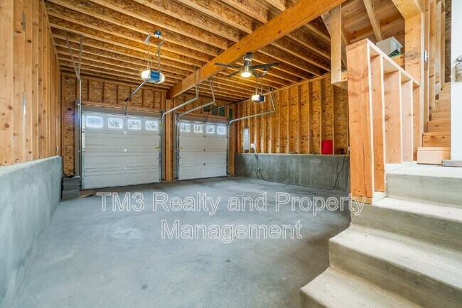 Building Photo - 818 S Esplanade St