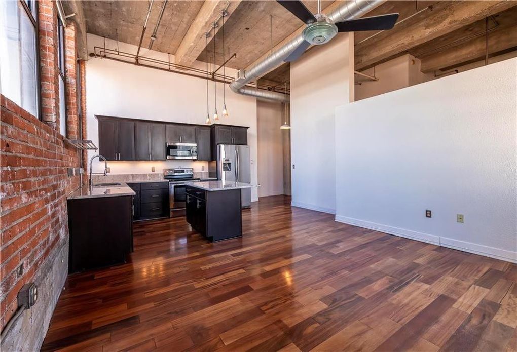 Building Photo - 1535 Walnut St Unit 701