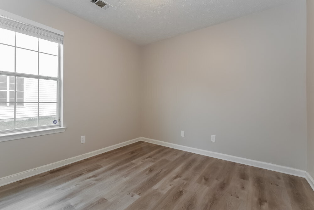 Building Photo - 939 Maple Leaf Ridge