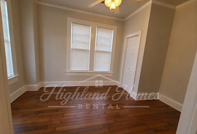 Building Photo - 515 Boulevard St