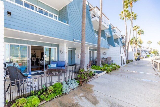 Building Photo - Single Level Condo on the Bay