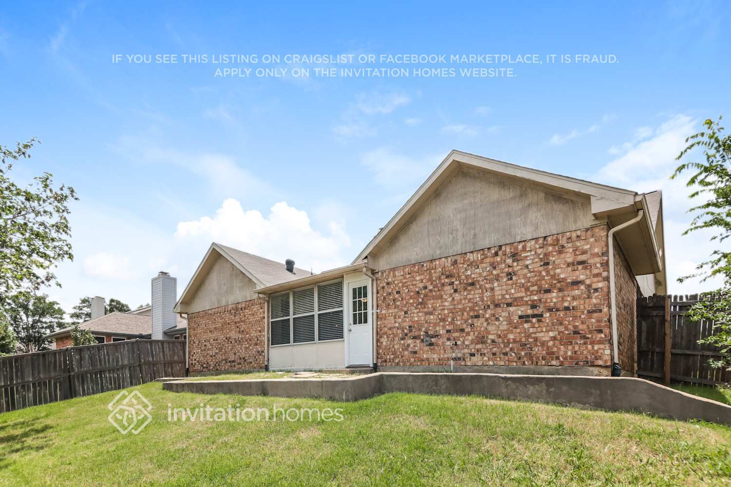 Building Photo - 1717 Brighton Dr