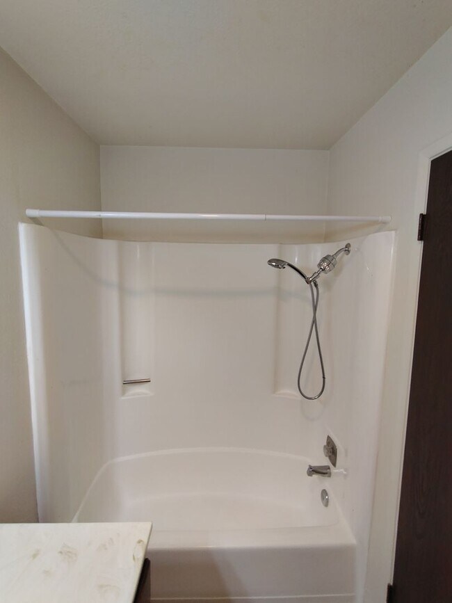 Building Photo - 1005 Sylvan Meadows Dr