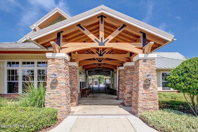 Building Photo - 4619 Pine Lake Dr