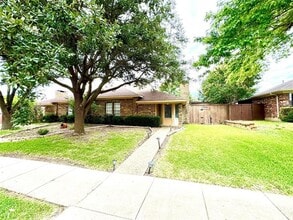 Building Photo - 1205 University Dr