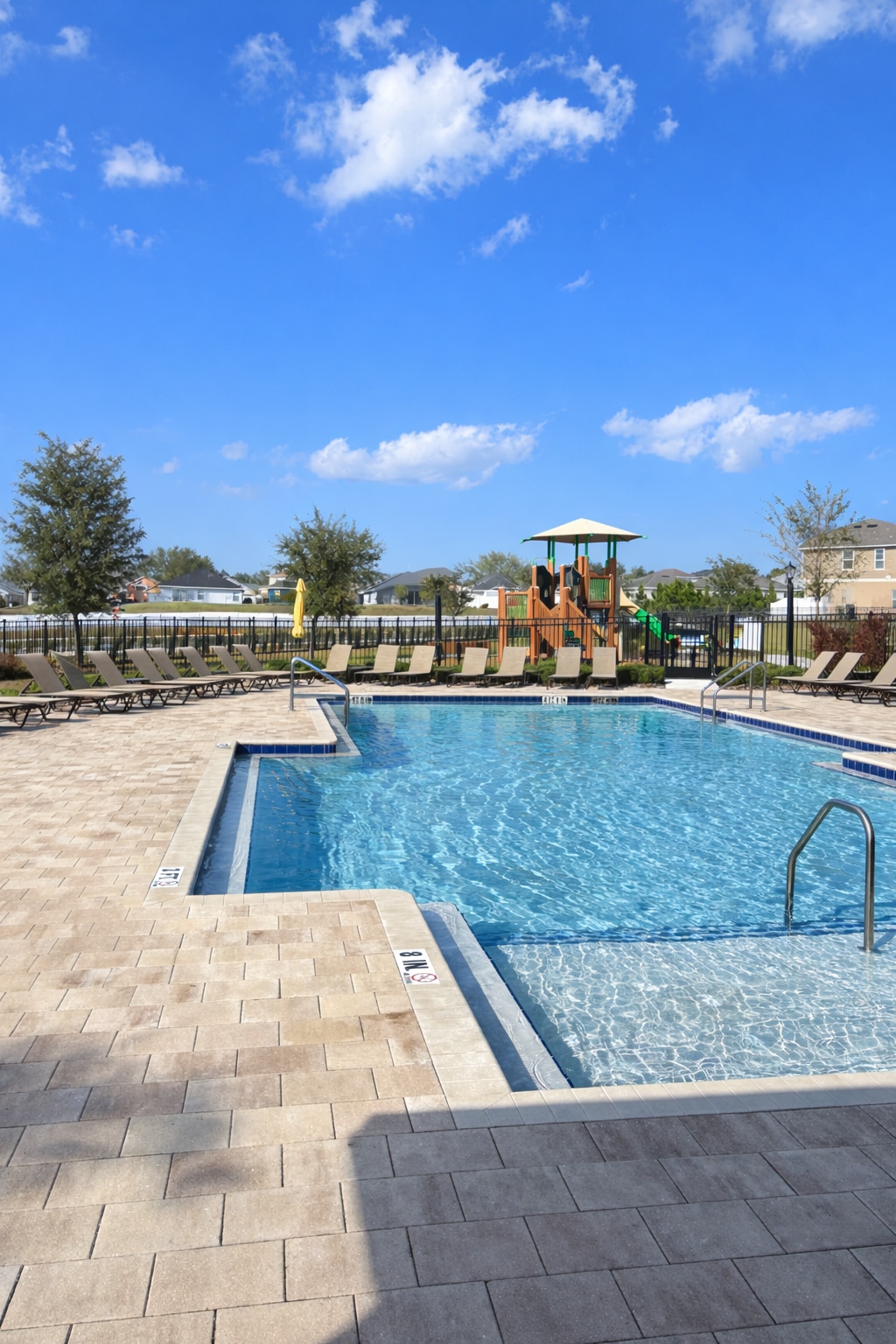 Community pool - 1472 Mirabella Cir