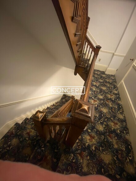 Building Photo - 1404 Beacon St