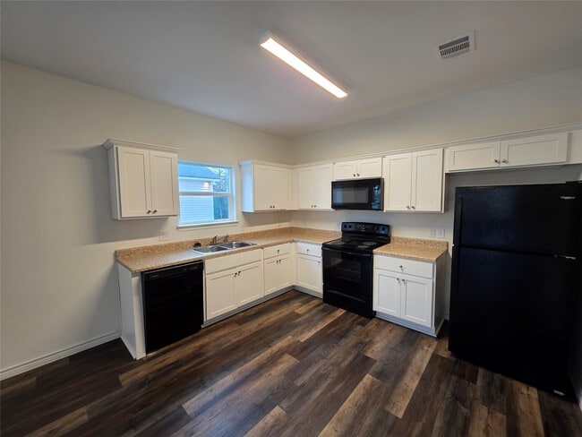 Building Photo - 6114 Lacey Oak Dr