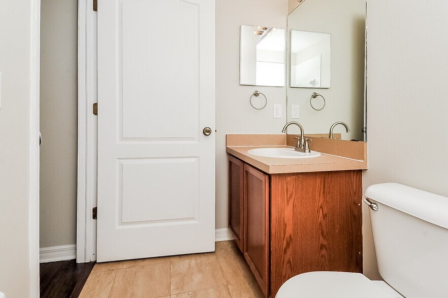 Building Photo - 7862 Bristol Park Dr