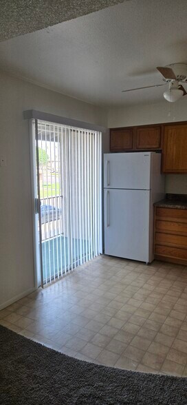 Building Photo - 7913 E Kimsey Ln