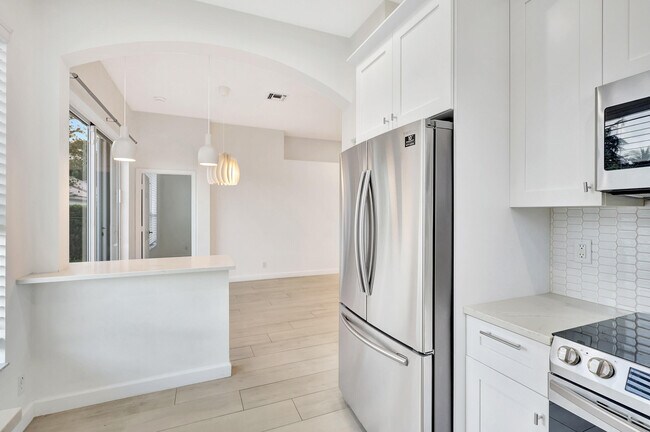 Building Photo - 1898 Capeside Cir