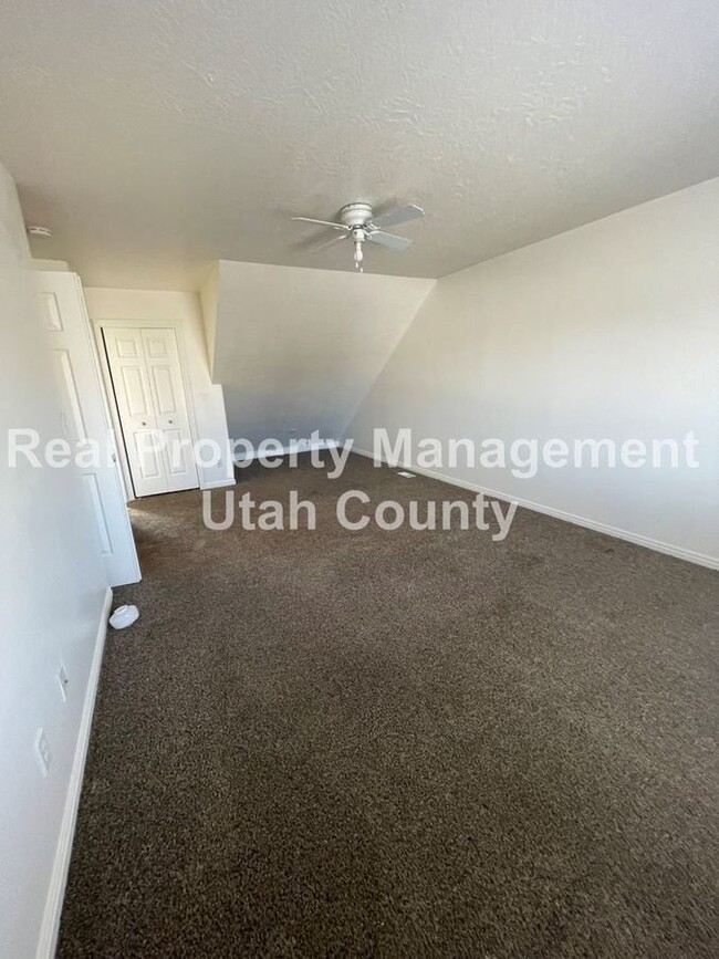 Building Photo - 467 W Harvest Moon Dr