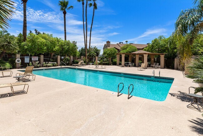 Building Photo - 4114 E UNION HILLS Dr