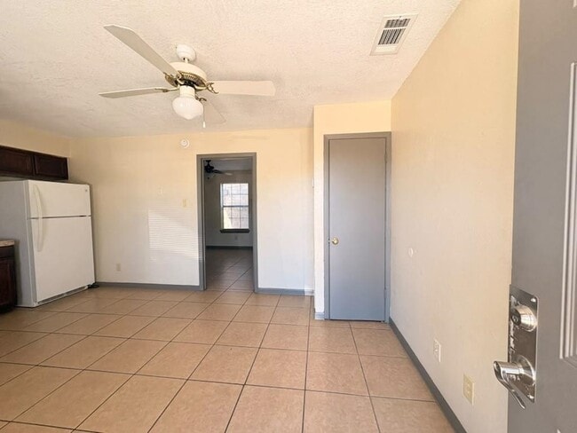 Building Photo - 2918 Thurman St