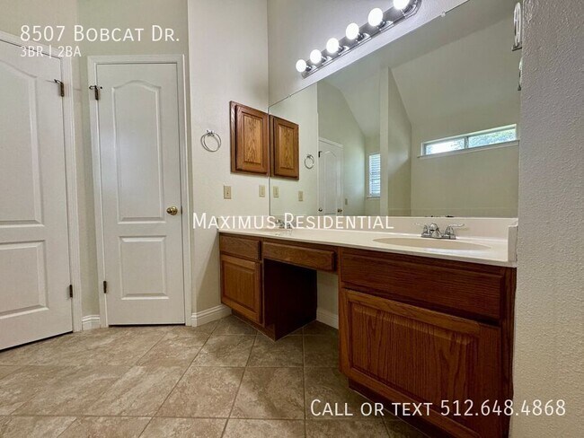 Building Photo - 8507 Bobcat Dr