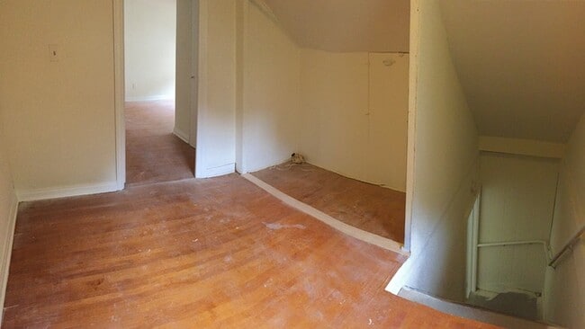 Building Photo - 956 Goodrich Ave
