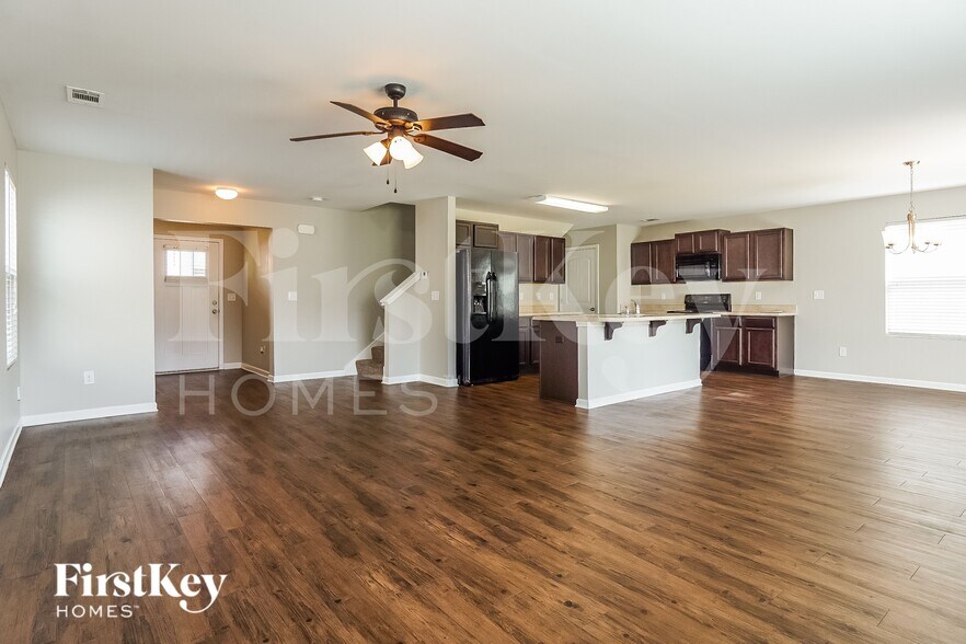 Building Photo - 4778 Woodford Cir