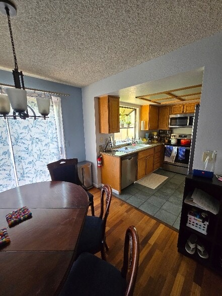 Building Photo - 3464 Ridgecrest Dr