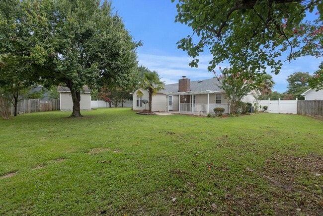 Building Photo - Cul-de-Sac Homesite! Tons of Room!