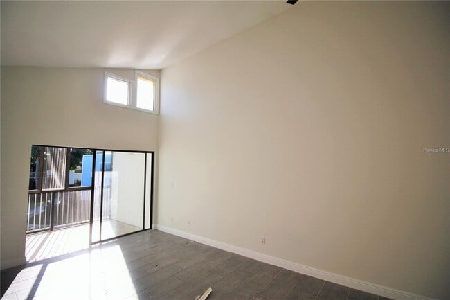Building Photo - 3927 Atrium Dr