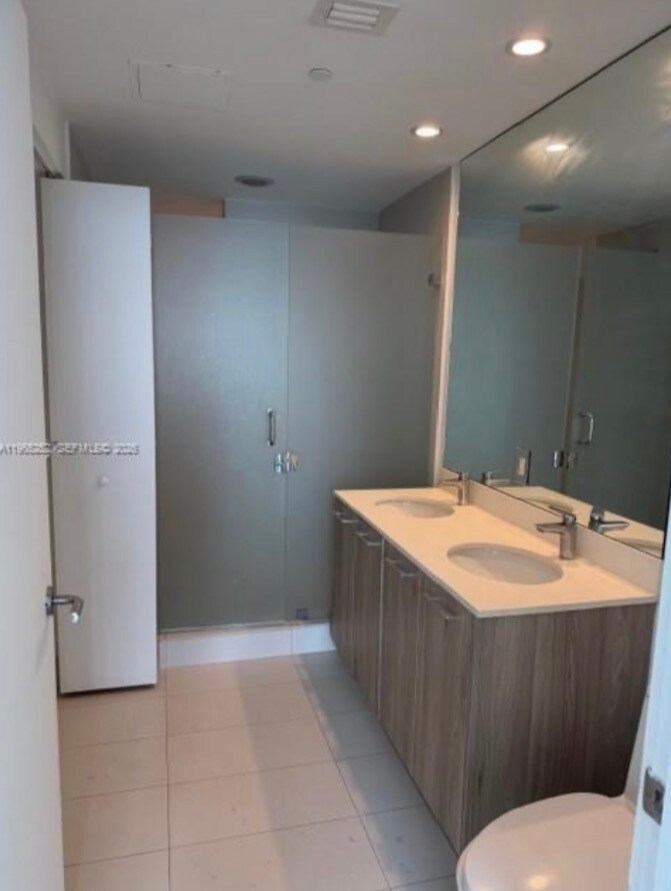 Building Photo - 501 NE 31st St