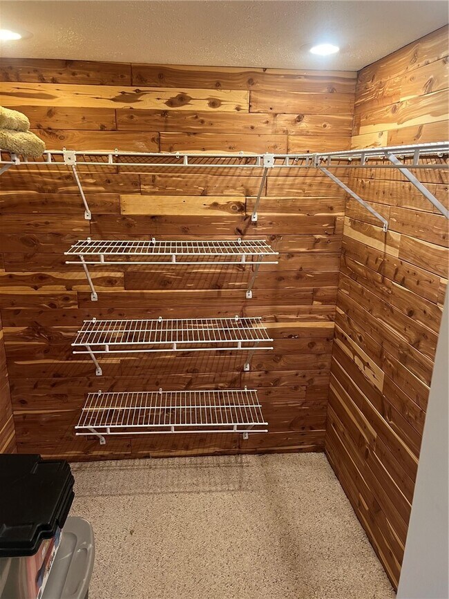 Building Photo - 205 Lac Kine Dr