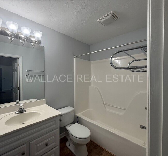 Building Photo - NW KNOXVILLE ALL ONE LEVEL 3 BEDROOM, 2 BA...