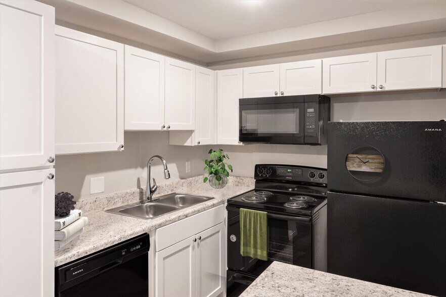 Building Photo - Sterling Heights