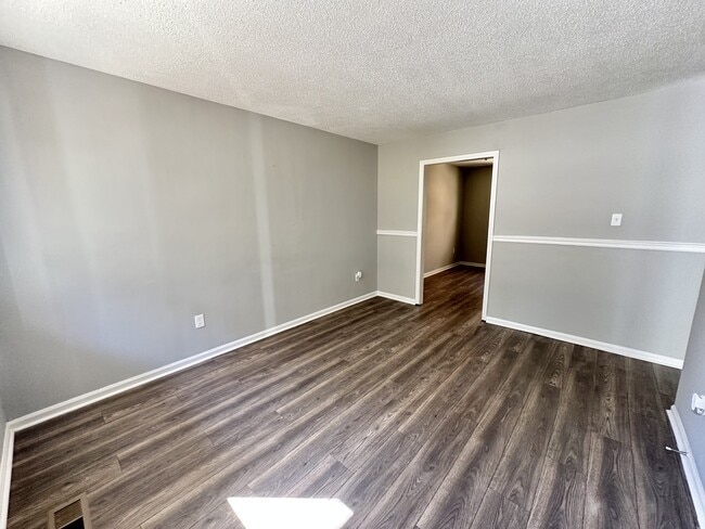 Building Photo - 1825 5th Way NW