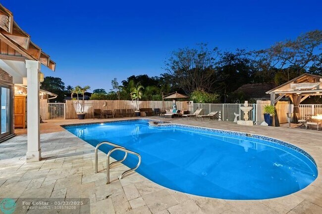 Building Photo - 4501 Briarcliff Ln