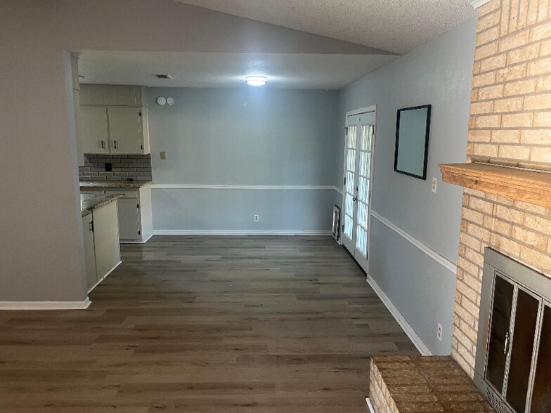 Building Photo - 3322 Tallwood Dr