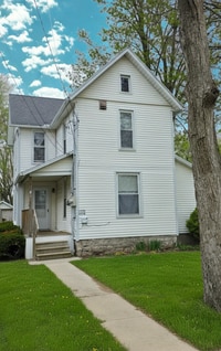 Building Photo - Lower 3 Bedroom 2 Bath Duplex in BG