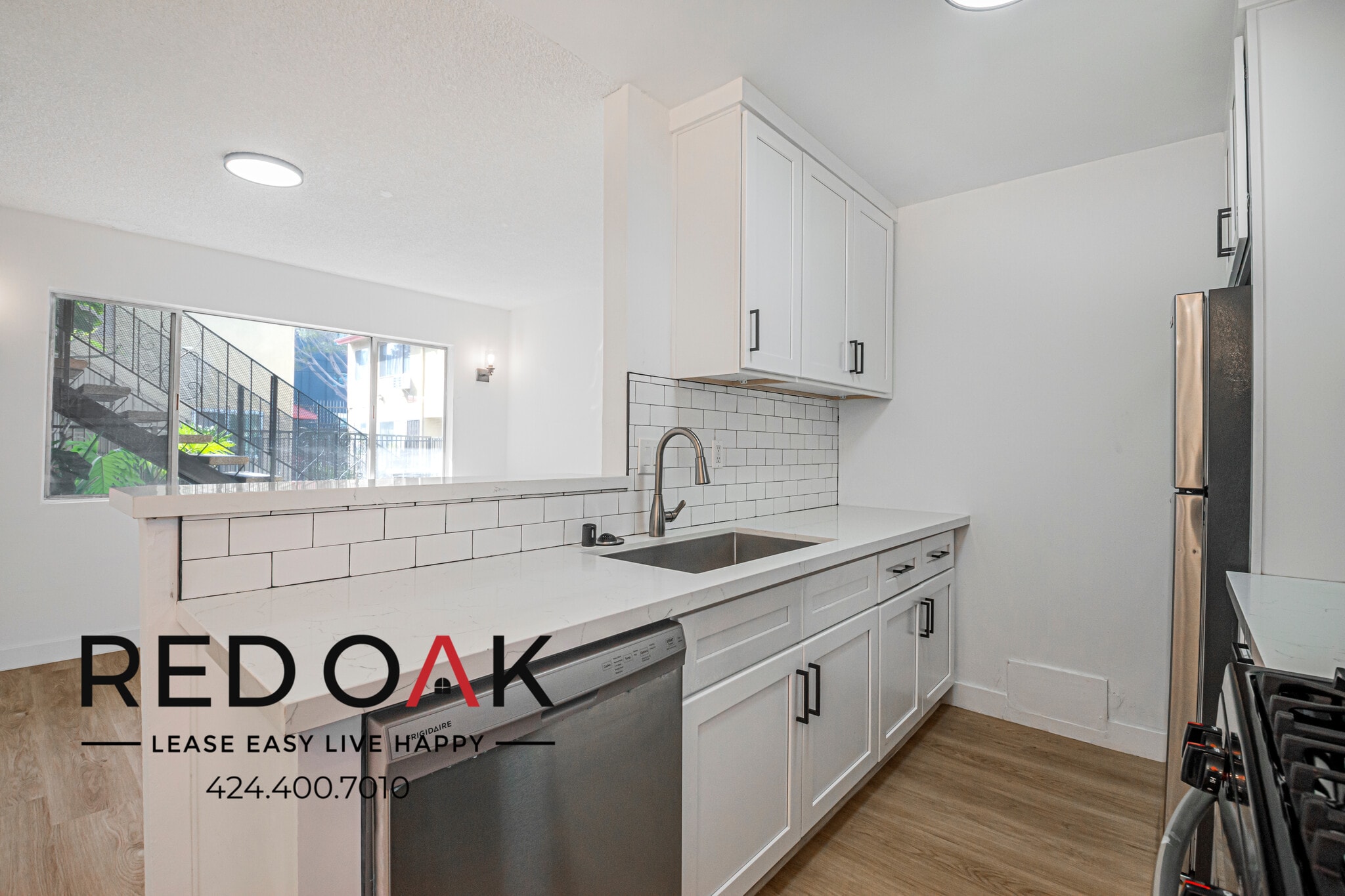 Building Photo - 2244 S Western Ave