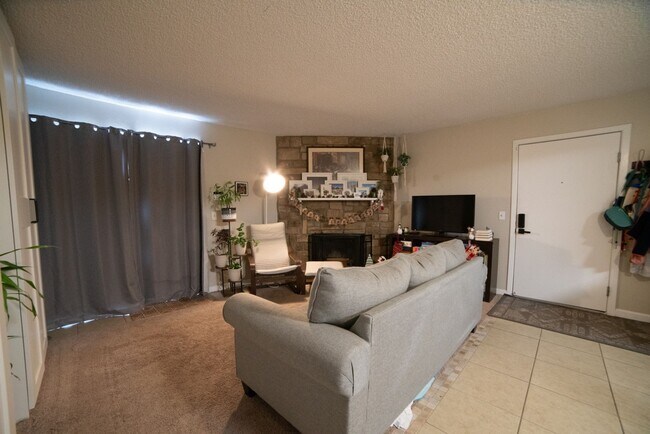 Building Photo - 341 Wright St