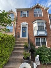 Building Photo - 21082 Gladstone Dr