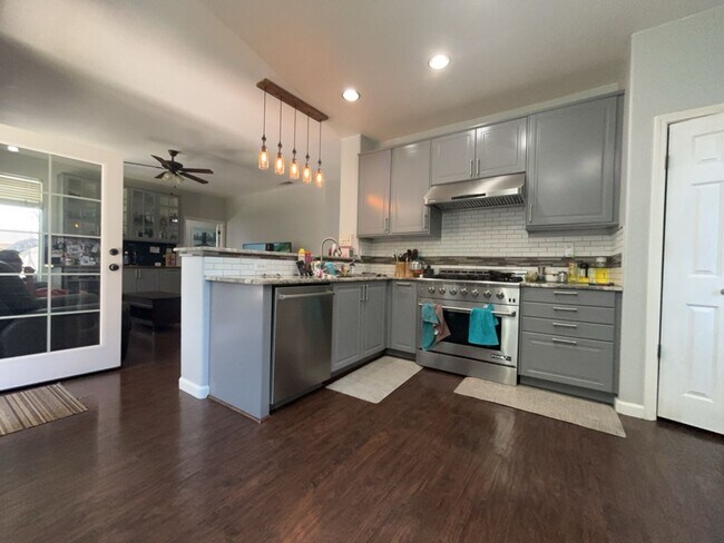 Building Photo - Spacious East Davis Home available in July!