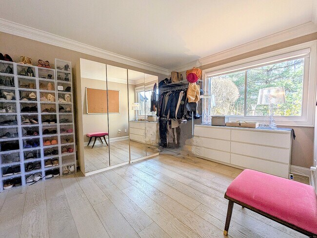 Building Photo - 1036 Heritage Vlg