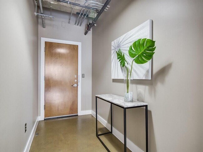 Building Photo - 710 Colorado St